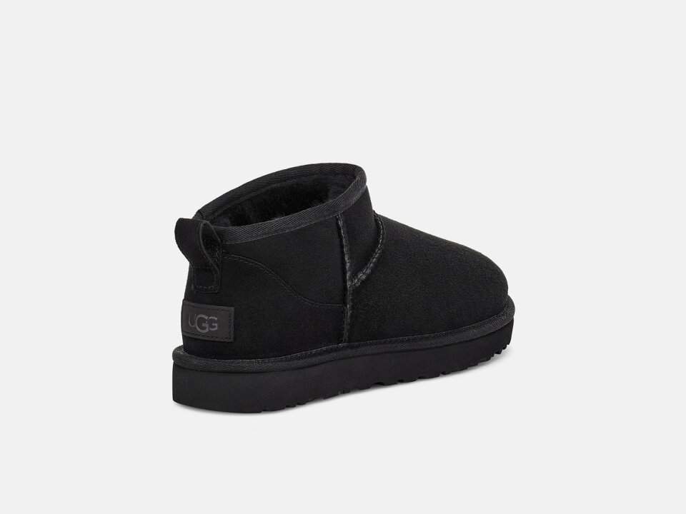 Ž.PLČ. 2421116109BLK -UGG