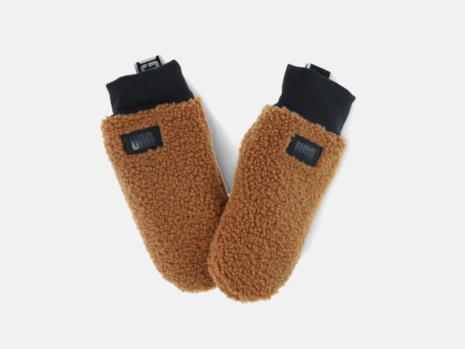 Ž.RUK.242101099CHE -UGG